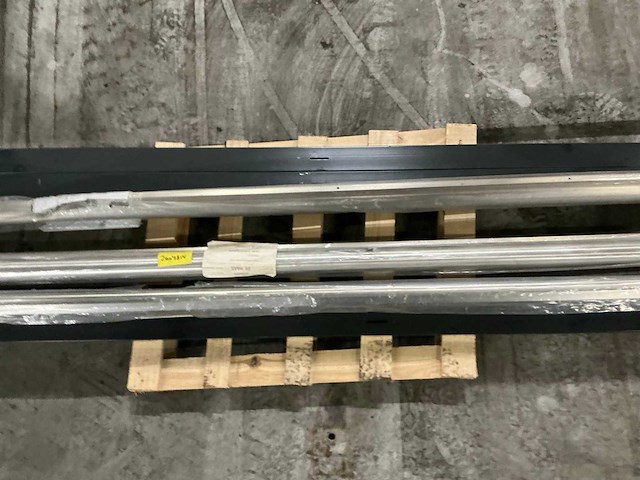 Pallet buizen slangen en installatie materiaal (4x) - afbeelding 8 van  9