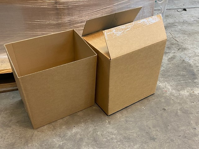 Pallet ca. 400 dozen afmeting 32x23x34cm, bruin - afbeelding 2 van  4