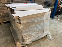 Pallet ca. 900 stansdozen 65x12x7cm, wit - afbeelding 1 van  3
