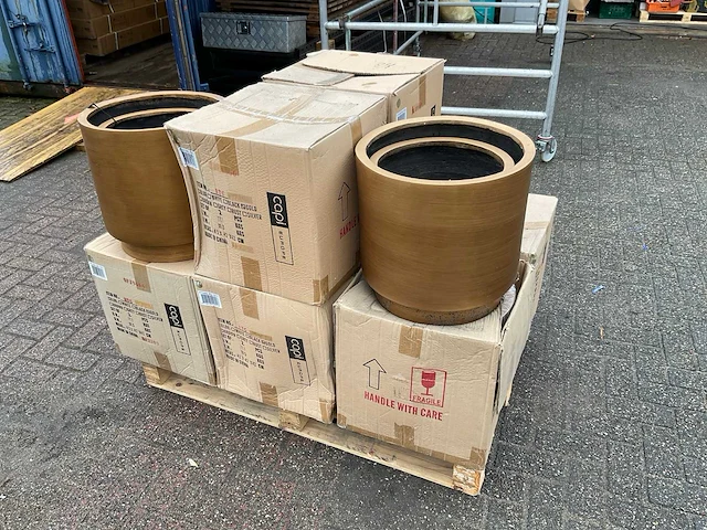 Pallet | capi bloempotsets - afbeelding 1 van  8