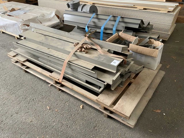 Pallet dakgoten (2x) - afbeelding 1 van  4