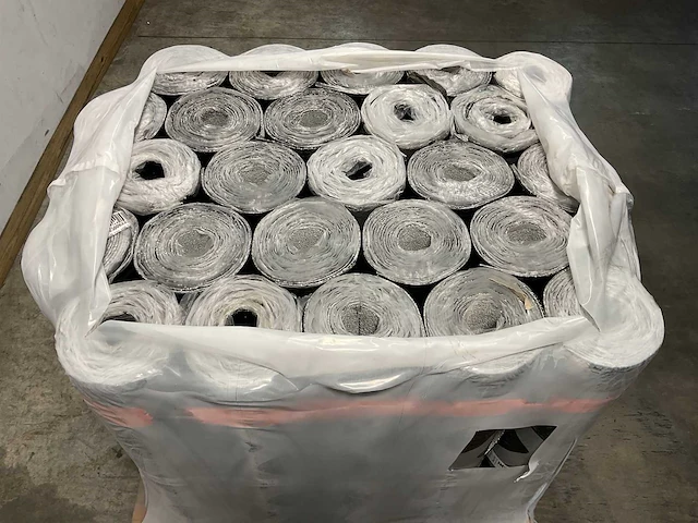 Pallet dakleer met lichtgrijze leislag - afbeelding 2 van  7
