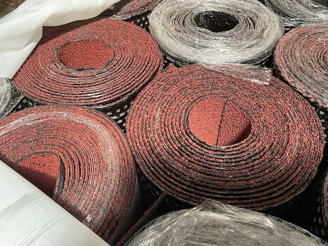 Pallet dakleer met zwarte en rode leislag - afbeelding 6 van  11