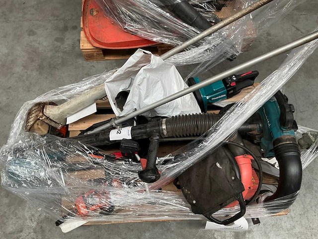 Pallet defect stihl / makita tuingereedschap (2x) - afbeelding 1 van  9