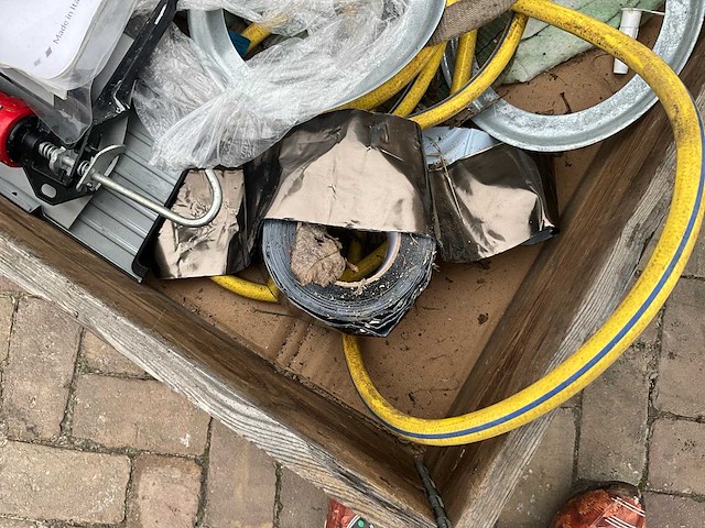 Pallet divers - diverse bouwmaterialen - afbeelding 4 van  7