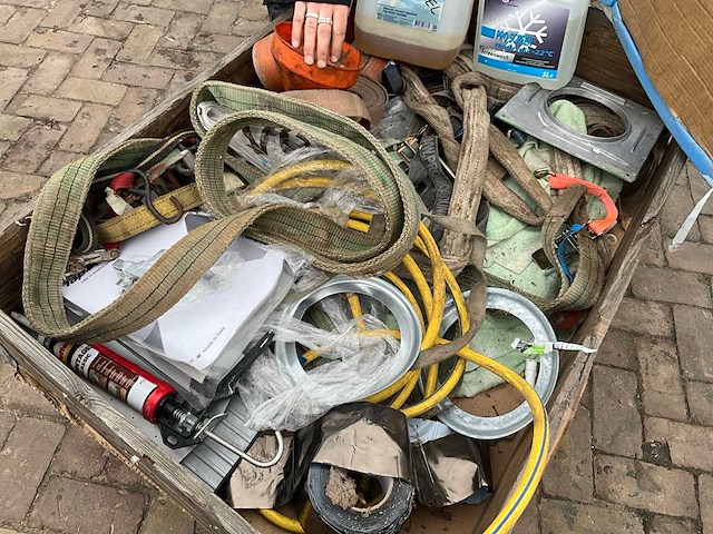 Pallet divers - diverse bouwmaterialen - afbeelding 3 van  4