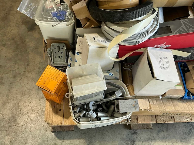 Pallet divers bevestigingsmateriaal - afbeelding 4 van  15