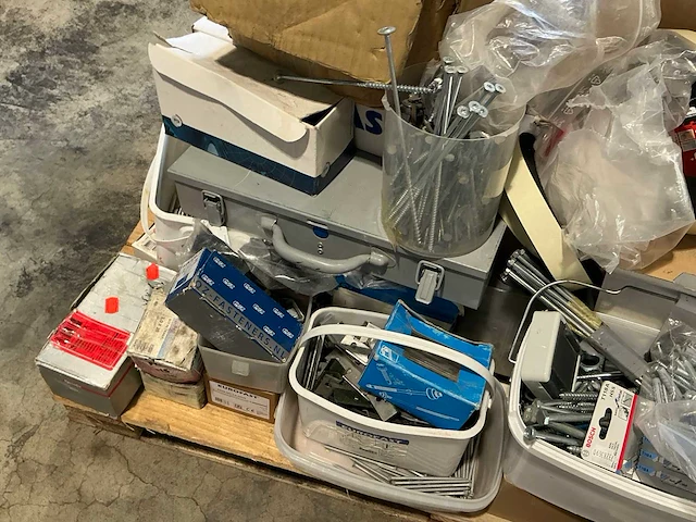 Pallet divers bevestigingsmateriaal - afbeelding 15 van  15