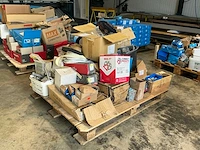 Pallet divers bevestigingsmateriaal