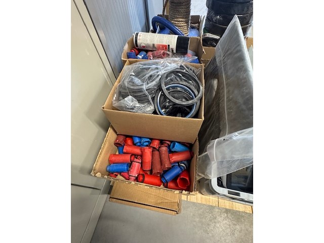 Pallet divers installatiemateriaal - afbeelding 5 van  10