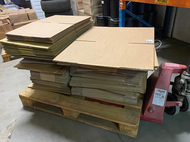 Pallet diverse afmetingen verzenddozen - afbeelding 1 van  4