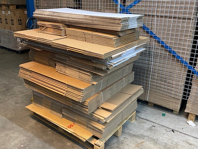 Pallet diverse afmetingen verzenddozen - afbeelding 2 van  4