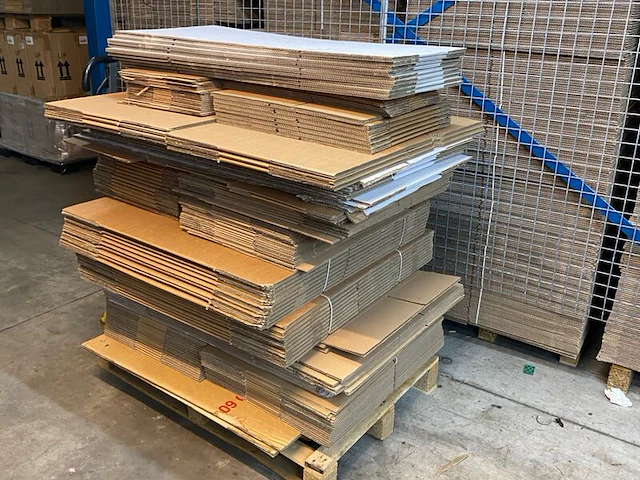 Pallet diverse afmetingen verzenddozen - afbeelding 2 van  4