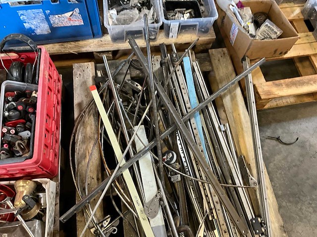 Pallet diverse boot-onderdelen - afbeelding 3 van  4
