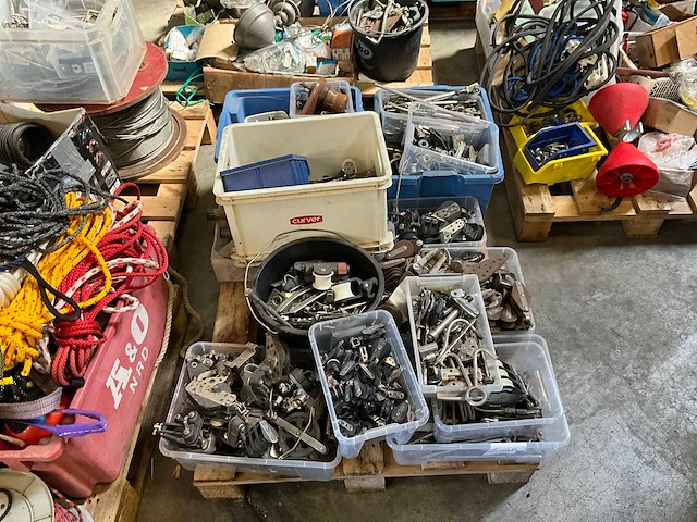 Pallet diverse boot-onderdelen - afbeelding 8 van  11