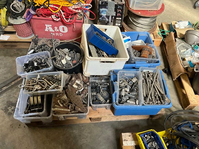 Pallet diverse boot-onderdelen - afbeelding 9 van  11
