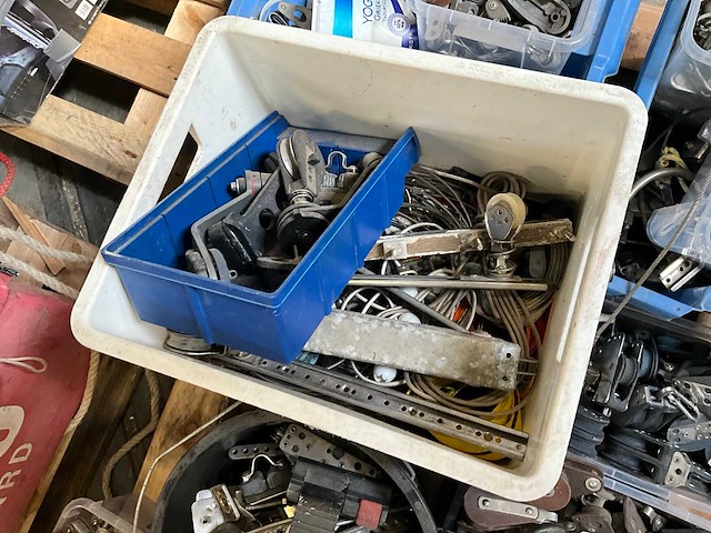 Pallet diverse boot-onderdelen - afbeelding 5 van  11
