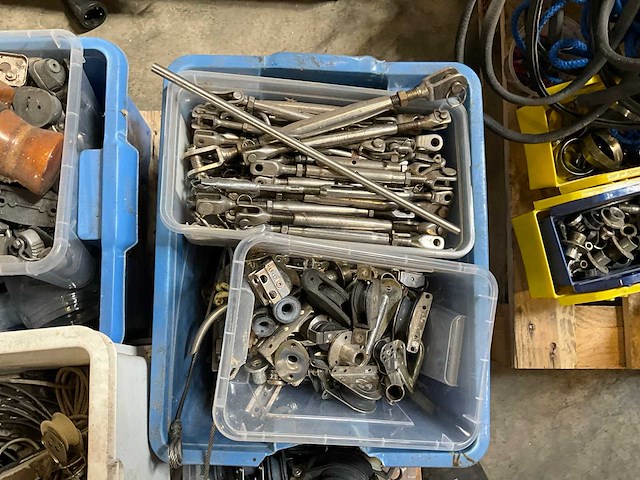 Pallet diverse boot-onderdelen - afbeelding 7 van  11