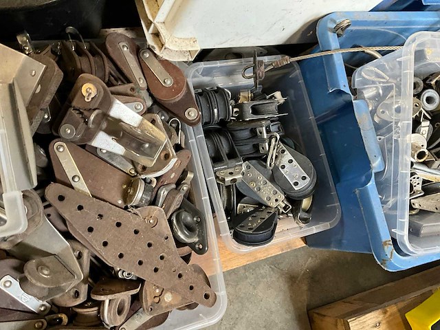 Pallet diverse boot-onderdelen - afbeelding 10 van  11