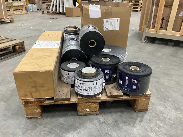Pallet diverse dakmaterialen - afbeelding 11 van  17