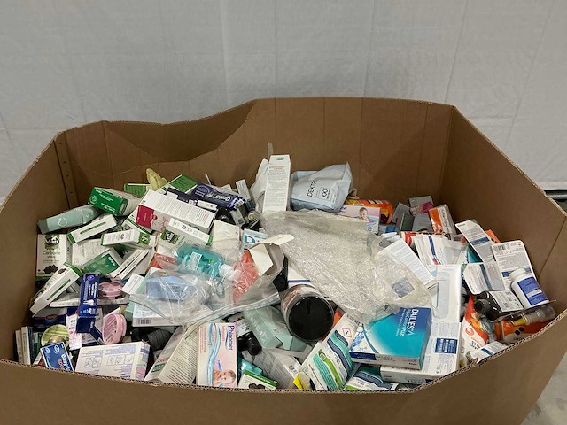 Pallet diverse drogisterij artikelen - afbeelding 1 van  4