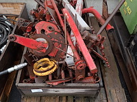 Pallet diverse hooipakpers onderdelen, o.a. new holland - afbeelding 1 van  5