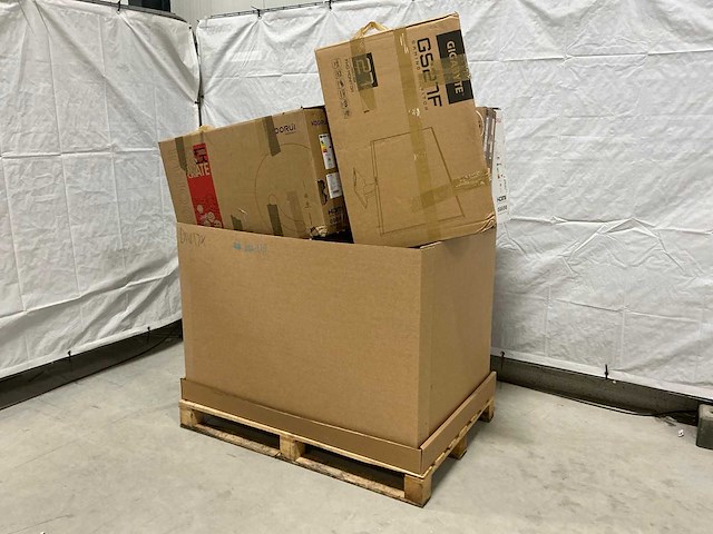 Pallet diverse pc schermen / monitors (17x) - afbeelding 1 van  8