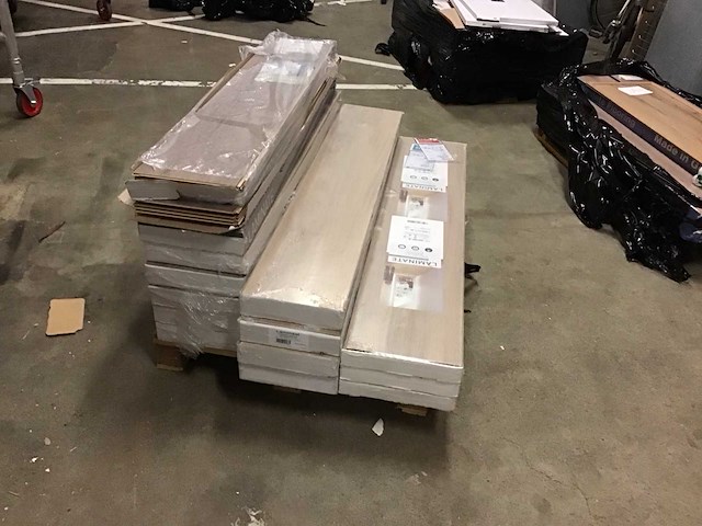Pallet diverse soorten laminaatvloer - afbeelding 3 van  5