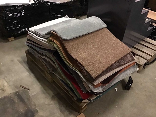 Pallet diverse stalen vloerkleed - afbeelding 2 van  5