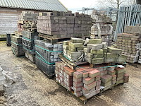 Pallet diverse stenen (10x) - afbeelding 1 van  5