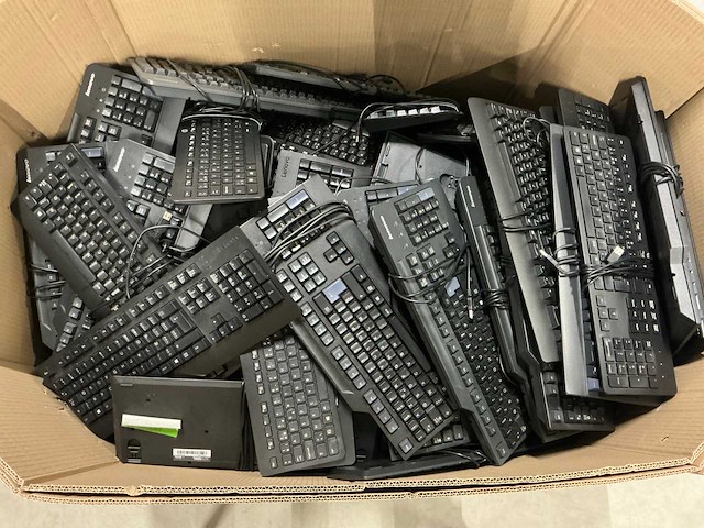 Pallet diverse toetsenborden - afbeelding 1 van  6