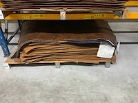 Pallet diverse vellen splitleer (1x) totaal: 217,7 m2 - afbeelding 1 van  5