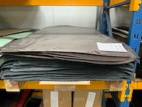 Pallet diverse vellen splitleer (2x) totaal: 183 m2 - afbeelding 7 van  7