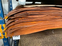 Pallet diverse vellen splitleer (2x) totaal: 220,26 m2 - afbeelding 2 van  4