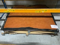 Pallet diverse vellen splitleer (2x) totaal: 53,9 m2