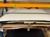 Pallet diverse vellen splitleer (2x) totaal: 72 m2