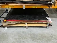 Pallet diverse vellen splitleer (2x) totaal: 80.92 m2 - afbeelding 1 van  6