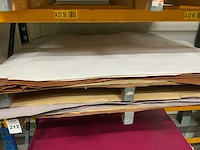 Pallet diverse vellen splitleer (2x) totaal: 84 m2 - afbeelding 1 van  4