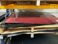 Pallet diverse vellen splitleer (2x) totaal: 96 m2