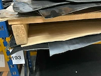 Pallet diverse vellen splitleer (2x) totaal: 96 m2 - afbeelding 3 van  4