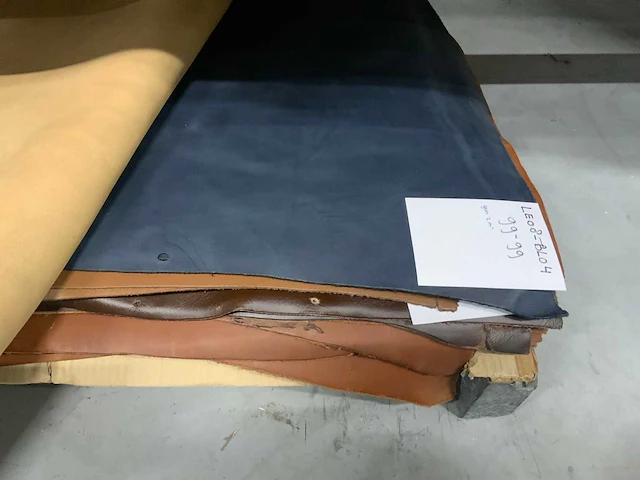 Pallet diverse vellen splitleer, (3x) totaal: 119,94 m2 - afbeelding 4 van  4