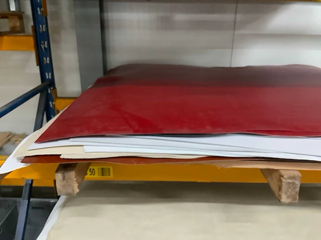 Pallet diverse vellen splitleer (3x) totaal: 64,76m2 - afbeelding 3 van  5