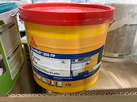 Pallet diverse verf en lijmen - afbeelding 6 van  9