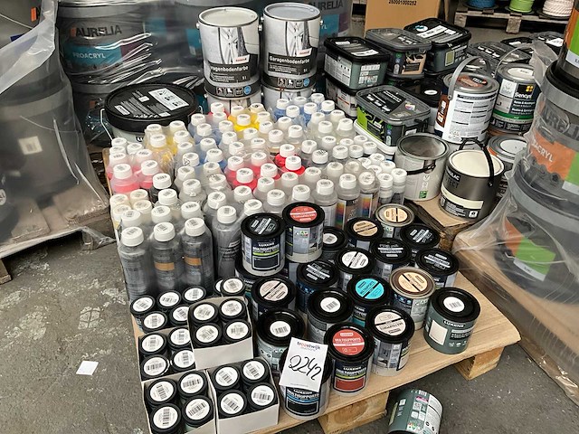Pallet diverse verf - afbeelding 1 van  11