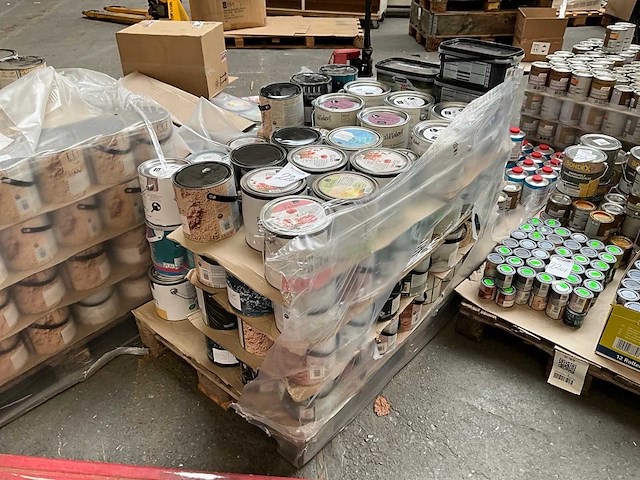 Pallet diverse verf - afbeelding 1 van  8