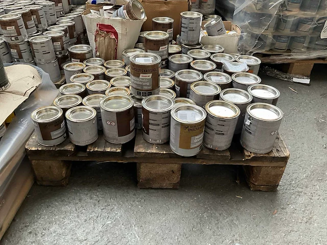 Pallet diverse verf - afbeelding 2 van  7