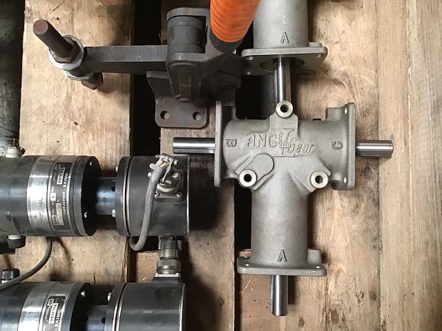 Pallet diversen industriële onderdelen (2x) - afbeelding 2 van  16