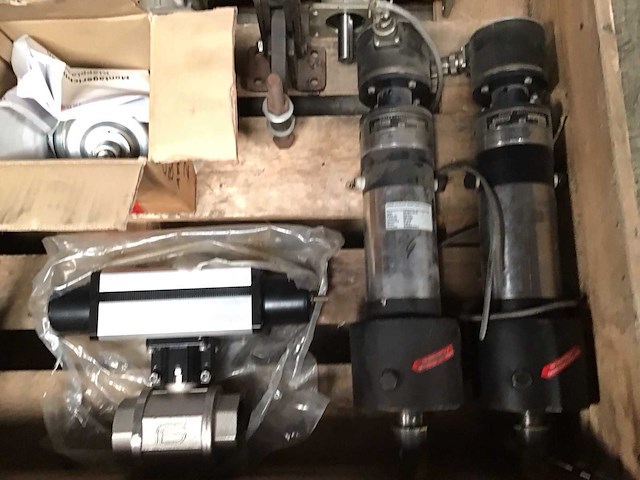 Pallet diversen industriële onderdelen (2x) - afbeelding 16 van  16