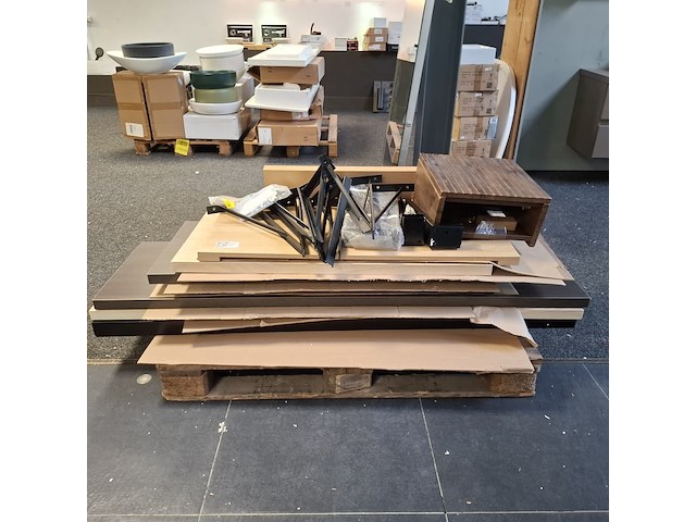 Pallet diversen sanitair - afbeelding 1 van  8
