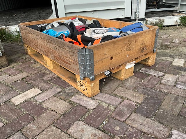 Pallet diversen - afbeelding 1 van  9